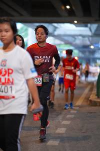 BIB: 401
                            <button type="button" onclick="openModal(5898945)" class="btn btn-primary btn-sm float-right btn-popup" data-toggle="modal" data-target=".modal-high-quality">
                        <i class="fas fa-shopping-cart"></i> Add to Cart
                    </button>
                                            <button type="button" onclick="isThisMe(5898945, true)" class="btn btn-success btn-sm float-right btn-popup btn-isme hidden" data-toggle="tooltip" data-placement="bottom" title="นี่คือรูปของคุณใช่ไหม คลิกที่นี่เพื่อเอาเข้าอัลบั้ม">
                        <i class="fas fa-plus"></i> Add to album
                    </button>
                    <button type="button" onclick="isThisMe(5898945, false)" class="btn btn-warning btn-sm float-right btn-popup btn-isnotme hidden">
                        <i class="fas fa-ban"></i> Remove from album
                    </button>