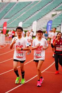 BIB: 4003, 5371, 1719
                            <button type="button" onclick="openModal(5942043)" class="btn btn-primary btn-sm float-right btn-popup" data-toggle="modal" data-target=".modal-high-quality">
                        <i class="fas fa-shopping-cart"></i> Add to Cart
                    </button>
                                            <button type="button" onclick="isThisMe(5942043, true)" class="btn btn-success btn-sm float-right btn-popup btn-isme hidden" data-toggle="tooltip" data-placement="bottom" title="นี่คือรูปของคุณใช่ไหม คลิกที่นี่เพื่อเอาเข้าอัลบั้ม">
                        <i class="fas fa-plus"></i> Add to album
                    </button>
                    <button type="button" onclick="isThisMe(5942043, false)" class="btn btn-warning btn-sm float-right btn-popup btn-isnotme hidden">
                        <i class="fas fa-ban"></i> Remove from album
                    </button>