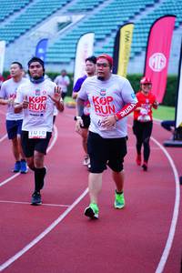 BIB: 201
                            <button type="button" onclick="openModal(5916997)" class="btn btn-primary btn-sm float-right btn-popup" data-toggle="modal" data-target=".modal-high-quality">
                        <i class="fas fa-shopping-cart"></i> Add to Cart
                    </button>
                                            <button type="button" onclick="isThisMe(5916997, true)" class="btn btn-success btn-sm float-right btn-popup btn-isme hidden" data-toggle="tooltip" data-placement="bottom" title="นี่คือรูปของคุณใช่ไหม คลิกที่นี่เพื่อเอาเข้าอัลบั้ม">
                        <i class="fas fa-plus"></i> Add to album
                    </button>
                    <button type="button" onclick="isThisMe(5916997, false)" class="btn btn-warning btn-sm float-right btn-popup btn-isnotme hidden">
                        <i class="fas fa-ban"></i> Remove from album
                    </button>