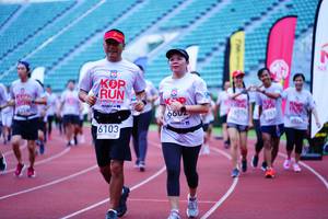 BIB: 201, 6602, 6103
                            <button type="button" onclick="openModal(5906304)" class="btn btn-primary btn-sm float-right btn-popup" data-toggle="modal" data-target=".modal-high-quality">
                        <i class="fas fa-shopping-cart"></i> Add to Cart
                    </button>
                                            <button type="button" onclick="isThisMe(5906304, true)" class="btn btn-success btn-sm float-right btn-popup btn-isme hidden" data-toggle="tooltip" data-placement="bottom" title="นี่คือรูปของคุณใช่ไหม คลิกที่นี่เพื่อเอาเข้าอัลบั้ม">
                        <i class="fas fa-plus"></i> Add to album
                    </button>
                    <button type="button" onclick="isThisMe(5906304, false)" class="btn btn-warning btn-sm float-right btn-popup btn-isnotme hidden">
                        <i class="fas fa-ban"></i> Remove from album
                    </button>