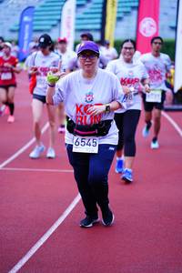 BIB: 6545
                            <button type="button" onclick="openModal(5910708)" class="btn btn-primary btn-sm float-right btn-popup" data-toggle="modal" data-target=".modal-high-quality">
                        <i class="fas fa-shopping-cart"></i> Add to Cart
                    </button>
                                            <button type="button" onclick="isThisMe(5910708, true)" class="btn btn-success btn-sm float-right btn-popup btn-isme hidden" data-toggle="tooltip" data-placement="bottom" title="นี่คือรูปของคุณใช่ไหม คลิกที่นี่เพื่อเอาเข้าอัลบั้ม">
                        <i class="fas fa-plus"></i> Add to album
                    </button>
                    <button type="button" onclick="isThisMe(5910708, false)" class="btn btn-warning btn-sm float-right btn-popup btn-isnotme hidden">
                        <i class="fas fa-ban"></i> Remove from album
                    </button>