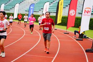 BIB: 2896
                            <button type="button" onclick="openModal(5947870)" class="btn btn-primary btn-sm float-right btn-popup" data-toggle="modal" data-target=".modal-high-quality">
                        <i class="fas fa-shopping-cart"></i> Add to Cart
                    </button>
                                            <button type="button" onclick="isThisMe(5947870, true)" class="btn btn-success btn-sm float-right btn-popup btn-isme hidden" data-toggle="tooltip" data-placement="bottom" title="นี่คือรูปของคุณใช่ไหม คลิกที่นี่เพื่อเอาเข้าอัลบั้ม">
                        <i class="fas fa-plus"></i> Add to album
                    </button>
                    <button type="button" onclick="isThisMe(5947870, false)" class="btn btn-warning btn-sm float-right btn-popup btn-isnotme hidden">
                        <i class="fas fa-ban"></i> Remove from album
                    </button>