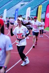 BIB: 377
                            <button type="button" onclick="openModal(5913662)" class="btn btn-primary btn-sm float-right btn-popup" data-toggle="modal" data-target=".modal-high-quality">
                        <i class="fas fa-shopping-cart"></i> Add to Cart
                    </button>
                                            <button type="button" onclick="isThisMe(5913662, true)" class="btn btn-success btn-sm float-right btn-popup btn-isme hidden" data-toggle="tooltip" data-placement="bottom" title="นี่คือรูปของคุณใช่ไหม คลิกที่นี่เพื่อเอาเข้าอัลบั้ม">
                        <i class="fas fa-plus"></i> Add to album
                    </button>
                    <button type="button" onclick="isThisMe(5913662, false)" class="btn btn-warning btn-sm float-right btn-popup btn-isnotme hidden">
                        <i class="fas fa-ban"></i> Remove from album
                    </button>