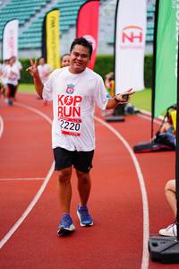 BIB: 2220, 0010
                            <button type="button" onclick="openModal(5940408)" class="btn btn-primary btn-sm float-right btn-popup" data-toggle="modal" data-target=".modal-high-quality">
                        <i class="fas fa-shopping-cart"></i> Add to Cart
                    </button>
                                            <button type="button" onclick="isThisMe(5940408, true)" class="btn btn-success btn-sm float-right btn-popup btn-isme hidden" data-toggle="tooltip" data-placement="bottom" title="นี่คือรูปของคุณใช่ไหม คลิกที่นี่เพื่อเอาเข้าอัลบั้ม">
                        <i class="fas fa-plus"></i> Add to album
                    </button>
                    <button type="button" onclick="isThisMe(5940408, false)" class="btn btn-warning btn-sm float-right btn-popup btn-isnotme hidden">
                        <i class="fas fa-ban"></i> Remove from album
                    </button>