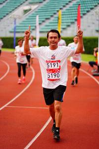 BIB: 5191, 5190
                            <button type="button" onclick="openModal(5943164)" class="btn btn-primary btn-sm float-right btn-popup" data-toggle="modal" data-target=".modal-high-quality">
                        <i class="fas fa-shopping-cart"></i> Add to Cart
                    </button>
                                            <button type="button" onclick="isThisMe(5943164, true)" class="btn btn-success btn-sm float-right btn-popup btn-isme hidden" data-toggle="tooltip" data-placement="bottom" title="นี่คือรูปของคุณใช่ไหม คลิกที่นี่เพื่อเอาเข้าอัลบั้ม">
                        <i class="fas fa-plus"></i> Add to album
                    </button>
                    <button type="button" onclick="isThisMe(5943164, false)" class="btn btn-warning btn-sm float-right btn-popup btn-isnotme hidden">
                        <i class="fas fa-ban"></i> Remove from album
                    </button>