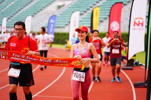 BIB: 7054, 2747
                            <button type="button" onclick="openModal(5941447)" class="btn btn-primary btn-sm float-right btn-popup" data-toggle="modal" data-target=".modal-high-quality">
                        <i class="fas fa-shopping-cart"></i> Add to Cart
                    </button>
                                            <button type="button" onclick="isThisMe(5941447, true)" class="btn btn-success btn-sm float-right btn-popup btn-isme hidden" data-toggle="tooltip" data-placement="bottom" title="นี่คือรูปของคุณใช่ไหม คลิกที่นี่เพื่อเอาเข้าอัลบั้ม">
                        <i class="fas fa-plus"></i> Add to album
                    </button>
                    <button type="button" onclick="isThisMe(5941447, false)" class="btn btn-warning btn-sm float-right btn-popup btn-isnotme hidden">
                        <i class="fas fa-ban"></i> Remove from album
                    </button>