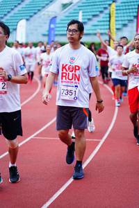 BIB: 209, 7351
                            <button type="button" onclick="openModal(5921840)" class="btn btn-primary btn-sm float-right btn-popup" data-toggle="modal" data-target=".modal-high-quality">
                        <i class="fas fa-shopping-cart"></i> Add to Cart
                    </button>
                                            <button type="button" onclick="isThisMe(5921840, true)" class="btn btn-success btn-sm float-right btn-popup btn-isme hidden" data-toggle="tooltip" data-placement="bottom" title="นี่คือรูปของคุณใช่ไหม คลิกที่นี่เพื่อเอาเข้าอัลบั้ม">
                        <i class="fas fa-plus"></i> Add to album
                    </button>
                    <button type="button" onclick="isThisMe(5921840, false)" class="btn btn-warning btn-sm float-right btn-popup btn-isnotme hidden">
                        <i class="fas fa-ban"></i> Remove from album
                    </button>