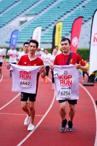 BIB: 6442, 2019, 6256
                            <button type="button" onclick="openModal(5915971)" class="btn btn-primary btn-sm float-right btn-popup" data-toggle="modal" data-target=".modal-high-quality">
                        <i class="fas fa-shopping-cart"></i> Add to Cart
                    </button>
                                            <button type="button" onclick="isThisMe(5915971, true)" class="btn btn-success btn-sm float-right btn-popup btn-isme hidden" data-toggle="tooltip" data-placement="bottom" title="นี่คือรูปของคุณใช่ไหม คลิกที่นี่เพื่อเอาเข้าอัลบั้ม">
                        <i class="fas fa-plus"></i> Add to album
                    </button>
                    <button type="button" onclick="isThisMe(5915971, false)" class="btn btn-warning btn-sm float-right btn-popup btn-isnotme hidden">
                        <i class="fas fa-ban"></i> Remove from album
                    </button>