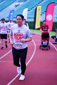 BIB: 7056
                            <button type="button" onclick="openModal(5919109)" class="btn btn-primary btn-sm float-right btn-popup" data-toggle="modal" data-target=".modal-high-quality">
                        <i class="fas fa-shopping-cart"></i> Add to Cart
                    </button>
                                            <button type="button" onclick="isThisMe(5919109, true)" class="btn btn-success btn-sm float-right btn-popup btn-isme hidden" data-toggle="tooltip" data-placement="bottom" title="นี่คือรูปของคุณใช่ไหม คลิกที่นี่เพื่อเอาเข้าอัลบั้ม">
                        <i class="fas fa-plus"></i> Add to album
                    </button>
                    <button type="button" onclick="isThisMe(5919109, false)" class="btn btn-warning btn-sm float-right btn-popup btn-isnotme hidden">
                        <i class="fas fa-ban"></i> Remove from album
                    </button>