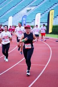 BIB: 5826, 1568
                            <button type="button" onclick="openModal(5908819)" class="btn btn-primary btn-sm float-right btn-popup" data-toggle="modal" data-target=".modal-high-quality">
                        <i class="fas fa-shopping-cart"></i> Add to Cart
                    </button>
                                            <button type="button" onclick="isThisMe(5908819, true)" class="btn btn-success btn-sm float-right btn-popup btn-isme hidden" data-toggle="tooltip" data-placement="bottom" title="นี่คือรูปของคุณใช่ไหม คลิกที่นี่เพื่อเอาเข้าอัลบั้ม">
                        <i class="fas fa-plus"></i> Add to album
                    </button>
                    <button type="button" onclick="isThisMe(5908819, false)" class="btn btn-warning btn-sm float-right btn-popup btn-isnotme hidden">
                        <i class="fas fa-ban"></i> Remove from album
                    </button>