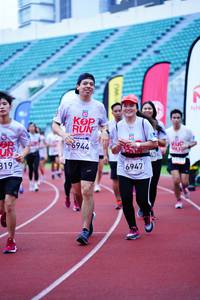 BIB: 319, 8944, 6947
                            <button type="button" onclick="openModal(5906239)" class="btn btn-primary btn-sm float-right btn-popup" data-toggle="modal" data-target=".modal-high-quality">
                        <i class="fas fa-shopping-cart"></i> Add to Cart
                    </button>
                                            <button type="button" onclick="isThisMe(5906239, true)" class="btn btn-success btn-sm float-right btn-popup btn-isme hidden" data-toggle="tooltip" data-placement="bottom" title="นี่คือรูปของคุณใช่ไหม คลิกที่นี่เพื่อเอาเข้าอัลบั้ม">
                        <i class="fas fa-plus"></i> Add to album
                    </button>
                    <button type="button" onclick="isThisMe(5906239, false)" class="btn btn-warning btn-sm float-right btn-popup btn-isnotme hidden">
                        <i class="fas fa-ban"></i> Remove from album
                    </button>