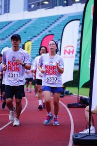 BIB: 6310, 6311
                            <button type="button" onclick="openModal(5910424)" class="btn btn-primary btn-sm float-right btn-popup" data-toggle="modal" data-target=".modal-high-quality">
                        <i class="fas fa-shopping-cart"></i> Add to Cart
                    </button>
                                            <button type="button" onclick="isThisMe(5910424, true)" class="btn btn-success btn-sm float-right btn-popup btn-isme hidden" data-toggle="tooltip" data-placement="bottom" title="นี่คือรูปของคุณใช่ไหม คลิกที่นี่เพื่อเอาเข้าอัลบั้ม">
                        <i class="fas fa-plus"></i> Add to album
                    </button>
                    <button type="button" onclick="isThisMe(5910424, false)" class="btn btn-warning btn-sm float-right btn-popup btn-isnotme hidden">
                        <i class="fas fa-ban"></i> Remove from album
                    </button>