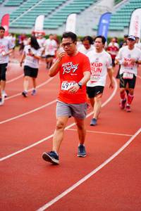 BIB: 840
                            <button type="button" onclick="openModal(5928272)" class="btn btn-primary btn-sm float-right btn-popup" data-toggle="modal" data-target=".modal-high-quality">
                        <i class="fas fa-shopping-cart"></i> Add to Cart
                    </button>
                                            <button type="button" onclick="isThisMe(5928272, true)" class="btn btn-success btn-sm float-right btn-popup btn-isme hidden" data-toggle="tooltip" data-placement="bottom" title="นี่คือรูปของคุณใช่ไหม คลิกที่นี่เพื่อเอาเข้าอัลบั้ม">
                        <i class="fas fa-plus"></i> Add to album
                    </button>
                    <button type="button" onclick="isThisMe(5928272, false)" class="btn btn-warning btn-sm float-right btn-popup btn-isnotme hidden">
                        <i class="fas fa-ban"></i> Remove from album
                    </button>