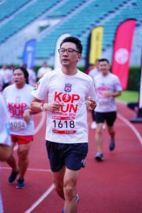 BIB: 201, 1618, 16054
                            <button type="button" onclick="openModal(5918691)" class="btn btn-primary btn-sm float-right btn-popup" data-toggle="modal" data-target=".modal-high-quality">
                        <i class="fas fa-shopping-cart"></i> Add to Cart
                    </button>
                                            <button type="button" onclick="isThisMe(5918691, true)" class="btn btn-success btn-sm float-right btn-popup btn-isme hidden" data-toggle="tooltip" data-placement="bottom" title="นี่คือรูปของคุณใช่ไหม คลิกที่นี่เพื่อเอาเข้าอัลบั้ม">
                        <i class="fas fa-plus"></i> Add to album
                    </button>
                    <button type="button" onclick="isThisMe(5918691, false)" class="btn btn-warning btn-sm float-right btn-popup btn-isnotme hidden">
                        <i class="fas fa-ban"></i> Remove from album
                    </button>