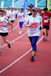 BIB: 308, 210
                            <button type="button" onclick="openModal(5923624)" class="btn btn-primary btn-sm float-right btn-popup" data-toggle="modal" data-target=".modal-high-quality">
                        <i class="fas fa-shopping-cart"></i> Add to Cart
                    </button>
                                            <button type="button" onclick="isThisMe(5923624, true)" class="btn btn-success btn-sm float-right btn-popup btn-isme hidden" data-toggle="tooltip" data-placement="bottom" title="นี่คือรูปของคุณใช่ไหม คลิกที่นี่เพื่อเอาเข้าอัลบั้ม">
                        <i class="fas fa-plus"></i> Add to album
                    </button>
                    <button type="button" onclick="isThisMe(5923624, false)" class="btn btn-warning btn-sm float-right btn-popup btn-isnotme hidden">
                        <i class="fas fa-ban"></i> Remove from album
                    </button>