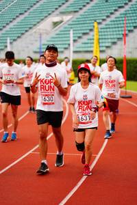 BIB: 5220, 1630, 1631
                            <button type="button" onclick="openModal(5943280)" class="btn btn-primary btn-sm float-right btn-popup" data-toggle="modal" data-target=".modal-high-quality">
                        <i class="fas fa-shopping-cart"></i> Add to Cart
                    </button>
                                            <button type="button" onclick="isThisMe(5943280, true)" class="btn btn-success btn-sm float-right btn-popup btn-isme hidden" data-toggle="tooltip" data-placement="bottom" title="นี่คือรูปของคุณใช่ไหม คลิกที่นี่เพื่อเอาเข้าอัลบั้ม">
                        <i class="fas fa-plus"></i> Add to album
                    </button>
                    <button type="button" onclick="isThisMe(5943280, false)" class="btn btn-warning btn-sm float-right btn-popup btn-isnotme hidden">
                        <i class="fas fa-ban"></i> Remove from album
                    </button>