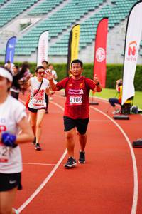 BIB: 2100, 4891
                            <button type="button" onclick="openModal(5942779)" class="btn btn-primary btn-sm float-right btn-popup" data-toggle="modal" data-target=".modal-high-quality">
                        <i class="fas fa-shopping-cart"></i> Add to Cart
                    </button>
                                            <button type="button" onclick="isThisMe(5942779, true)" class="btn btn-success btn-sm float-right btn-popup btn-isme hidden" data-toggle="tooltip" data-placement="bottom" title="นี่คือรูปของคุณใช่ไหม คลิกที่นี่เพื่อเอาเข้าอัลบั้ม">
                        <i class="fas fa-plus"></i> Add to album
                    </button>
                    <button type="button" onclick="isThisMe(5942779, false)" class="btn btn-warning btn-sm float-right btn-popup btn-isnotme hidden">
                        <i class="fas fa-ban"></i> Remove from album
                    </button>