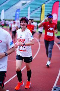 BIB: 4830, 194
                            <button type="button" onclick="openModal(5935313)" class="btn btn-primary btn-sm float-right btn-popup" data-toggle="modal" data-target=".modal-high-quality">
                        <i class="fas fa-shopping-cart"></i> Add to Cart
                    </button>
                                            <button type="button" onclick="isThisMe(5935313, true)" class="btn btn-success btn-sm float-right btn-popup btn-isme hidden" data-toggle="tooltip" data-placement="bottom" title="นี่คือรูปของคุณใช่ไหม คลิกที่นี่เพื่อเอาเข้าอัลบั้ม">
                        <i class="fas fa-plus"></i> Add to album
                    </button>
                    <button type="button" onclick="isThisMe(5935313, false)" class="btn btn-warning btn-sm float-right btn-popup btn-isnotme hidden">
                        <i class="fas fa-ban"></i> Remove from album
                    </button>