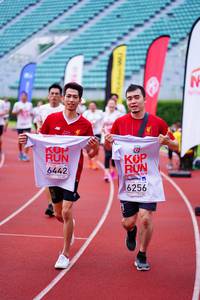 BIB: 6442, 6256
                            <button type="button" onclick="openModal(5915952)" class="btn btn-primary btn-sm float-right btn-popup" data-toggle="modal" data-target=".modal-high-quality">
                        <i class="fas fa-shopping-cart"></i> Add to Cart
                    </button>
                                            <button type="button" onclick="isThisMe(5915952, true)" class="btn btn-success btn-sm float-right btn-popup btn-isme hidden" data-toggle="tooltip" data-placement="bottom" title="นี่คือรูปของคุณใช่ไหม คลิกที่นี่เพื่อเอาเข้าอัลบั้ม">
                        <i class="fas fa-plus"></i> Add to album
                    </button>
                    <button type="button" onclick="isThisMe(5915952, false)" class="btn btn-warning btn-sm float-right btn-popup btn-isnotme hidden">
                        <i class="fas fa-ban"></i> Remove from album
                    </button>