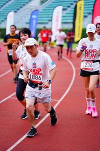 BIB: 1236, 1886
                            <button type="button" onclick="openModal(5922269)" class="btn btn-primary btn-sm float-right btn-popup" data-toggle="modal" data-target=".modal-high-quality">
                        <i class="fas fa-shopping-cart"></i> Add to Cart
                    </button>
                                            <button type="button" onclick="isThisMe(5922269, true)" class="btn btn-success btn-sm float-right btn-popup btn-isme hidden" data-toggle="tooltip" data-placement="bottom" title="นี่คือรูปของคุณใช่ไหม คลิกที่นี่เพื่อเอาเข้าอัลบั้ม">
                        <i class="fas fa-plus"></i> Add to album
                    </button>
                    <button type="button" onclick="isThisMe(5922269, false)" class="btn btn-warning btn-sm float-right btn-popup btn-isnotme hidden">
                        <i class="fas fa-ban"></i> Remove from album
                    </button>