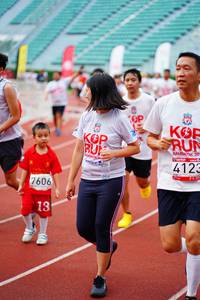 BIB: 4123, 7606
                            <button type="button" onclick="openModal(5924899)" class="btn btn-primary btn-sm float-right btn-popup" data-toggle="modal" data-target=".modal-high-quality">
                        <i class="fas fa-shopping-cart"></i> Add to Cart
                    </button>
                                            <button type="button" onclick="isThisMe(5924899, true)" class="btn btn-success btn-sm float-right btn-popup btn-isme hidden" data-toggle="tooltip" data-placement="bottom" title="นี่คือรูปของคุณใช่ไหม คลิกที่นี่เพื่อเอาเข้าอัลบั้ม">
                        <i class="fas fa-plus"></i> Add to album
                    </button>
                    <button type="button" onclick="isThisMe(5924899, false)" class="btn btn-warning btn-sm float-right btn-popup btn-isnotme hidden">
                        <i class="fas fa-ban"></i> Remove from album
                    </button>