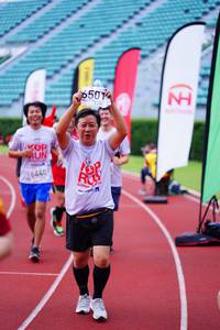 BIB: 6507, 6440
                            <button type="button" onclick="openModal(5913550)" class="btn btn-primary btn-sm float-right btn-popup" data-toggle="modal" data-target=".modal-high-quality">
                        <i class="fas fa-shopping-cart"></i> Add to Cart
                    </button>
                                            <button type="button" onclick="isThisMe(5913550, true)" class="btn btn-success btn-sm float-right btn-popup btn-isme hidden" data-toggle="tooltip" data-placement="bottom" title="นี่คือรูปของคุณใช่ไหม คลิกที่นี่เพื่อเอาเข้าอัลบั้ม">
                        <i class="fas fa-plus"></i> Add to album
                    </button>
                    <button type="button" onclick="isThisMe(5913550, false)" class="btn btn-warning btn-sm float-right btn-popup btn-isnotme hidden">
                        <i class="fas fa-ban"></i> Remove from album
                    </button>