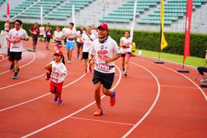 BIB: 1663, 819
                            <button type="button" onclick="openModal(5943064)" class="btn btn-primary btn-sm float-right btn-popup" data-toggle="modal" data-target=".modal-high-quality">
                        <i class="fas fa-shopping-cart"></i> Add to Cart
                    </button>
                                            <button type="button" onclick="isThisMe(5943064, true)" class="btn btn-success btn-sm float-right btn-popup btn-isme hidden" data-toggle="tooltip" data-placement="bottom" title="นี่คือรูปของคุณใช่ไหม คลิกที่นี่เพื่อเอาเข้าอัลบั้ม">
                        <i class="fas fa-plus"></i> Add to album
                    </button>
                    <button type="button" onclick="isThisMe(5943064, false)" class="btn btn-warning btn-sm float-right btn-popup btn-isnotme hidden">
                        <i class="fas fa-ban"></i> Remove from album
                    </button>