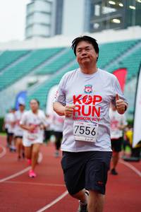 BIB: 2019, 7556
                            <button type="button" onclick="openModal(5909496)" class="btn btn-primary btn-sm float-right btn-popup" data-toggle="modal" data-target=".modal-high-quality">
                        <i class="fas fa-shopping-cart"></i> Add to Cart
                    </button>
                                            <button type="button" onclick="isThisMe(5909496, true)" class="btn btn-success btn-sm float-right btn-popup btn-isme hidden" data-toggle="tooltip" data-placement="bottom" title="นี่คือรูปของคุณใช่ไหม คลิกที่นี่เพื่อเอาเข้าอัลบั้ม">
                        <i class="fas fa-plus"></i> Add to album
                    </button>
                    <button type="button" onclick="isThisMe(5909496, false)" class="btn btn-warning btn-sm float-right btn-popup btn-isnotme hidden">
                        <i class="fas fa-ban"></i> Remove from album
                    </button>