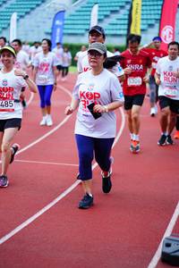 BIB: 5308, 485, 2956
                            <button type="button" onclick="openModal(5923588)" class="btn btn-primary btn-sm float-right btn-popup" data-toggle="modal" data-target=".modal-high-quality">
                        <i class="fas fa-shopping-cart"></i> Add to Cart
                    </button>
                                            <button type="button" onclick="isThisMe(5923588, true)" class="btn btn-success btn-sm float-right btn-popup btn-isme hidden" data-toggle="tooltip" data-placement="bottom" title="นี่คือรูปของคุณใช่ไหม คลิกที่นี่เพื่อเอาเข้าอัลบั้ม">
                        <i class="fas fa-plus"></i> Add to album
                    </button>
                    <button type="button" onclick="isThisMe(5923588, false)" class="btn btn-warning btn-sm float-right btn-popup btn-isnotme hidden">
                        <i class="fas fa-ban"></i> Remove from album
                    </button>