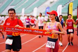 BIB: 7054, 2747
                            <button type="button" onclick="openModal(5941507)" class="btn btn-primary btn-sm float-right btn-popup" data-toggle="modal" data-target=".modal-high-quality">
                        <i class="fas fa-shopping-cart"></i> Add to Cart
                    </button>
                                            <button type="button" onclick="isThisMe(5941507, true)" class="btn btn-success btn-sm float-right btn-popup btn-isme hidden" data-toggle="tooltip" data-placement="bottom" title="นี่คือรูปของคุณใช่ไหม คลิกที่นี่เพื่อเอาเข้าอัลบั้ม">
                        <i class="fas fa-plus"></i> Add to album
                    </button>
                    <button type="button" onclick="isThisMe(5941507, false)" class="btn btn-warning btn-sm float-right btn-popup btn-isnotme hidden">
                        <i class="fas fa-ban"></i> Remove from album
                    </button>