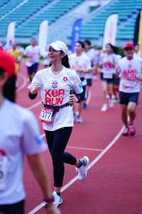 BIB: 377
                            <button type="button" onclick="openModal(5913334)" class="btn btn-primary btn-sm float-right btn-popup" data-toggle="modal" data-target=".modal-high-quality">
                        <i class="fas fa-shopping-cart"></i> Add to Cart
                    </button>
                                            <button type="button" onclick="isThisMe(5913334, true)" class="btn btn-success btn-sm float-right btn-popup btn-isme hidden" data-toggle="tooltip" data-placement="bottom" title="นี่คือรูปของคุณใช่ไหม คลิกที่นี่เพื่อเอาเข้าอัลบั้ม">
                        <i class="fas fa-plus"></i> Add to album
                    </button>
                    <button type="button" onclick="isThisMe(5913334, false)" class="btn btn-warning btn-sm float-right btn-popup btn-isnotme hidden">
                        <i class="fas fa-ban"></i> Remove from album
                    </button>