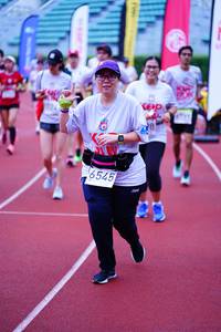 BIB: 024, 6545
                            <button type="button" onclick="openModal(5910729)" class="btn btn-primary btn-sm float-right btn-popup" data-toggle="modal" data-target=".modal-high-quality">
                        <i class="fas fa-shopping-cart"></i> Add to Cart
                    </button>
                                            <button type="button" onclick="isThisMe(5910729, true)" class="btn btn-success btn-sm float-right btn-popup btn-isme hidden" data-toggle="tooltip" data-placement="bottom" title="นี่คือรูปของคุณใช่ไหม คลิกที่นี่เพื่อเอาเข้าอัลบั้ม">
                        <i class="fas fa-plus"></i> Add to album
                    </button>
                    <button type="button" onclick="isThisMe(5910729, false)" class="btn btn-warning btn-sm float-right btn-popup btn-isnotme hidden">
                        <i class="fas fa-ban"></i> Remove from album
                    </button>