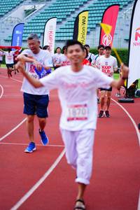 BIB: 1870
                            <button type="button" onclick="openModal(5913272)" class="btn btn-primary btn-sm float-right btn-popup" data-toggle="modal" data-target=".modal-high-quality">
                        <i class="fas fa-shopping-cart"></i> Add to Cart
                    </button>
                                            <button type="button" onclick="isThisMe(5913272, true)" class="btn btn-success btn-sm float-right btn-popup btn-isme hidden" data-toggle="tooltip" data-placement="bottom" title="นี่คือรูปของคุณใช่ไหม คลิกที่นี่เพื่อเอาเข้าอัลบั้ม">
                        <i class="fas fa-plus"></i> Add to album
                    </button>
                    <button type="button" onclick="isThisMe(5913272, false)" class="btn btn-warning btn-sm float-right btn-popup btn-isnotme hidden">
                        <i class="fas fa-ban"></i> Remove from album
                    </button>