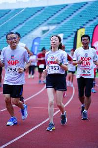 BIB: 7950, 7953, 3804
                            <button type="button" onclick="openModal(5907977)" class="btn btn-primary btn-sm float-right btn-popup" data-toggle="modal" data-target=".modal-high-quality">
                        <i class="fas fa-shopping-cart"></i> Add to Cart
                    </button>
                                            <button type="button" onclick="isThisMe(5907977, true)" class="btn btn-success btn-sm float-right btn-popup btn-isme hidden" data-toggle="tooltip" data-placement="bottom" title="นี่คือรูปของคุณใช่ไหม คลิกที่นี่เพื่อเอาเข้าอัลบั้ม">
                        <i class="fas fa-plus"></i> Add to album
                    </button>
                    <button type="button" onclick="isThisMe(5907977, false)" class="btn btn-warning btn-sm float-right btn-popup btn-isnotme hidden">
                        <i class="fas fa-ban"></i> Remove from album
                    </button>