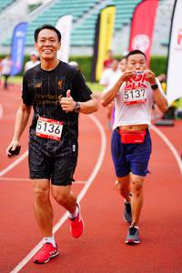 BIB: 5137, 5136
                            <button type="button" onclick="openModal(5940560)" class="btn btn-primary btn-sm float-right btn-popup" data-toggle="modal" data-target=".modal-high-quality">
                        <i class="fas fa-shopping-cart"></i> Add to Cart
                    </button>
                                            <button type="button" onclick="isThisMe(5940560, true)" class="btn btn-success btn-sm float-right btn-popup btn-isme hidden" data-toggle="tooltip" data-placement="bottom" title="นี่คือรูปของคุณใช่ไหม คลิกที่นี่เพื่อเอาเข้าอัลบั้ม">
                        <i class="fas fa-plus"></i> Add to album
                    </button>
                    <button type="button" onclick="isThisMe(5940560, false)" class="btn btn-warning btn-sm float-right btn-popup btn-isnotme hidden">
                        <i class="fas fa-ban"></i> Remove from album
                    </button>