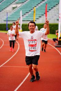 BIB: 5191, 5190
                            <button type="button" onclick="openModal(5943163)" class="btn btn-primary btn-sm float-right btn-popup" data-toggle="modal" data-target=".modal-high-quality">
                        <i class="fas fa-shopping-cart"></i> Add to Cart
                    </button>
                                            <button type="button" onclick="isThisMe(5943163, true)" class="btn btn-success btn-sm float-right btn-popup btn-isme hidden" data-toggle="tooltip" data-placement="bottom" title="นี่คือรูปของคุณใช่ไหม คลิกที่นี่เพื่อเอาเข้าอัลบั้ม">
                        <i class="fas fa-plus"></i> Add to album
                    </button>
                    <button type="button" onclick="isThisMe(5943163, false)" class="btn btn-warning btn-sm float-right btn-popup btn-isnotme hidden">
                        <i class="fas fa-ban"></i> Remove from album
                    </button>