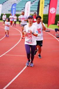 BIB: 2018
                            <button type="button" onclick="openModal(5938661)" class="btn btn-primary btn-sm float-right btn-popup" data-toggle="modal" data-target=".modal-high-quality">
                        <i class="fas fa-shopping-cart"></i> Add to Cart
                    </button>
                                            <button type="button" onclick="isThisMe(5938661, true)" class="btn btn-success btn-sm float-right btn-popup btn-isme hidden" data-toggle="tooltip" data-placement="bottom" title="นี่คือรูปของคุณใช่ไหม คลิกที่นี่เพื่อเอาเข้าอัลบั้ม">
                        <i class="fas fa-plus"></i> Add to album
                    </button>
                    <button type="button" onclick="isThisMe(5938661, false)" class="btn btn-warning btn-sm float-right btn-popup btn-isnotme hidden">
                        <i class="fas fa-ban"></i> Remove from album
                    </button>