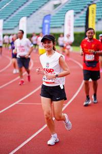 BIB: 385
                            <button type="button" onclick="openModal(5926950)" class="btn btn-primary btn-sm float-right btn-popup" data-toggle="modal" data-target=".modal-high-quality">
                        <i class="fas fa-shopping-cart"></i> Add to Cart
                    </button>
                                            <button type="button" onclick="isThisMe(5926950, true)" class="btn btn-success btn-sm float-right btn-popup btn-isme hidden" data-toggle="tooltip" data-placement="bottom" title="นี่คือรูปของคุณใช่ไหม คลิกที่นี่เพื่อเอาเข้าอัลบั้ม">
                        <i class="fas fa-plus"></i> Add to album
                    </button>
                    <button type="button" onclick="isThisMe(5926950, false)" class="btn btn-warning btn-sm float-right btn-popup btn-isnotme hidden">
                        <i class="fas fa-ban"></i> Remove from album
                    </button>