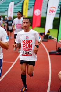 BIB: 4342, 200
                            <button type="button" onclick="openModal(5914861)" class="btn btn-primary btn-sm float-right btn-popup" data-toggle="modal" data-target=".modal-high-quality">
                        <i class="fas fa-shopping-cart"></i> Add to Cart
                    </button>
                                            <button type="button" onclick="isThisMe(5914861, true)" class="btn btn-success btn-sm float-right btn-popup btn-isme hidden" data-toggle="tooltip" data-placement="bottom" title="นี่คือรูปของคุณใช่ไหม คลิกที่นี่เพื่อเอาเข้าอัลบั้ม">
                        <i class="fas fa-plus"></i> Add to album
                    </button>
                    <button type="button" onclick="isThisMe(5914861, false)" class="btn btn-warning btn-sm float-right btn-popup btn-isnotme hidden">
                        <i class="fas fa-ban"></i> Remove from album
                    </button>