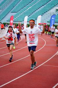 BIB: 2805, 2604
                            <button type="button" onclick="openModal(5913212)" class="btn btn-primary btn-sm float-right btn-popup" data-toggle="modal" data-target=".modal-high-quality">
                        <i class="fas fa-shopping-cart"></i> Add to Cart
                    </button>
                                            <button type="button" onclick="isThisMe(5913212, true)" class="btn btn-success btn-sm float-right btn-popup btn-isme hidden" data-toggle="tooltip" data-placement="bottom" title="นี่คือรูปของคุณใช่ไหม คลิกที่นี่เพื่อเอาเข้าอัลบั้ม">
                        <i class="fas fa-plus"></i> Add to album
                    </button>
                    <button type="button" onclick="isThisMe(5913212, false)" class="btn btn-warning btn-sm float-right btn-popup btn-isnotme hidden">
                        <i class="fas fa-ban"></i> Remove from album
                    </button>