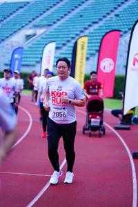 BIB: 7056
                            <button type="button" onclick="openModal(5919012)" class="btn btn-primary btn-sm float-right btn-popup" data-toggle="modal" data-target=".modal-high-quality">
                        <i class="fas fa-shopping-cart"></i> Add to Cart
                    </button>
                                            <button type="button" onclick="isThisMe(5919012, true)" class="btn btn-success btn-sm float-right btn-popup btn-isme hidden" data-toggle="tooltip" data-placement="bottom" title="นี่คือรูปของคุณใช่ไหม คลิกที่นี่เพื่อเอาเข้าอัลบั้ม">
                        <i class="fas fa-plus"></i> Add to album
                    </button>
                    <button type="button" onclick="isThisMe(5919012, false)" class="btn btn-warning btn-sm float-right btn-popup btn-isnotme hidden">
                        <i class="fas fa-ban"></i> Remove from album
                    </button>