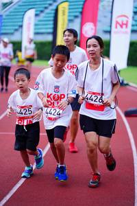 BIB: 4426, 4424, 4425
                            <button type="button" onclick="openModal(5912952)" class="btn btn-primary btn-sm float-right btn-popup" data-toggle="modal" data-target=".modal-high-quality">
                        <i class="fas fa-shopping-cart"></i> Add to Cart
                    </button>
                                            <button type="button" onclick="isThisMe(5912952, true)" class="btn btn-success btn-sm float-right btn-popup btn-isme hidden" data-toggle="tooltip" data-placement="bottom" title="นี่คือรูปของคุณใช่ไหม คลิกที่นี่เพื่อเอาเข้าอัลบั้ม">
                        <i class="fas fa-plus"></i> Add to album
                    </button>
                    <button type="button" onclick="isThisMe(5912952, false)" class="btn btn-warning btn-sm float-right btn-popup btn-isnotme hidden">
                        <i class="fas fa-ban"></i> Remove from album
                    </button>