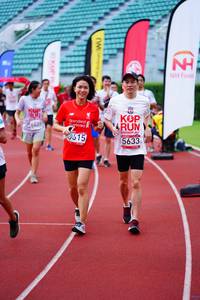 BIB: 6439, 5633
                            <button type="button" onclick="openModal(5913360)" class="btn btn-primary btn-sm float-right btn-popup" data-toggle="modal" data-target=".modal-high-quality">
                        <i class="fas fa-shopping-cart"></i> Add to Cart
                    </button>
                                            <button type="button" onclick="isThisMe(5913360, true)" class="btn btn-success btn-sm float-right btn-popup btn-isme hidden" data-toggle="tooltip" data-placement="bottom" title="นี่คือรูปของคุณใช่ไหม คลิกที่นี่เพื่อเอาเข้าอัลบั้ม">
                        <i class="fas fa-plus"></i> Add to album
                    </button>
                    <button type="button" onclick="isThisMe(5913360, false)" class="btn btn-warning btn-sm float-right btn-popup btn-isnotme hidden">
                        <i class="fas fa-ban"></i> Remove from album
                    </button>