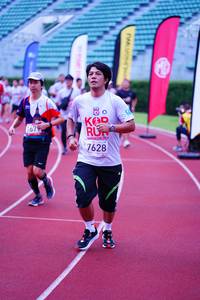 BIB: 1679
                            <button type="button" onclick="openModal(5910526)" class="btn btn-primary btn-sm float-right btn-popup" data-toggle="modal" data-target=".modal-high-quality">
                        <i class="fas fa-shopping-cart"></i> Add to Cart
                    </button>
                                            <button type="button" onclick="isThisMe(5910526, true)" class="btn btn-success btn-sm float-right btn-popup btn-isme hidden" data-toggle="tooltip" data-placement="bottom" title="นี่คือรูปของคุณใช่ไหม คลิกที่นี่เพื่อเอาเข้าอัลบั้ม">
                        <i class="fas fa-plus"></i> Add to album
                    </button>
                    <button type="button" onclick="isThisMe(5910526, false)" class="btn btn-warning btn-sm float-right btn-popup btn-isnotme hidden">
                        <i class="fas fa-ban"></i> Remove from album
                    </button>