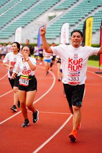 BIB: 4383, 2182
                            <button type="button" onclick="openModal(5941152)" class="btn btn-primary btn-sm float-right btn-popup" data-toggle="modal" data-target=".modal-high-quality">
                        <i class="fas fa-shopping-cart"></i> Add to Cart
                    </button>
                                            <button type="button" onclick="isThisMe(5941152, true)" class="btn btn-success btn-sm float-right btn-popup btn-isme hidden" data-toggle="tooltip" data-placement="bottom" title="นี่คือรูปของคุณใช่ไหม คลิกที่นี่เพื่อเอาเข้าอัลบั้ม">
                        <i class="fas fa-plus"></i> Add to album
                    </button>
                    <button type="button" onclick="isThisMe(5941152, false)" class="btn btn-warning btn-sm float-right btn-popup btn-isnotme hidden">
                        <i class="fas fa-ban"></i> Remove from album
                    </button>