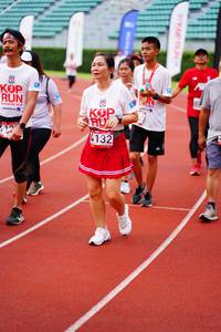 BIB: 201, 4132
                            <button type="button" onclick="openModal(5930077)" class="btn btn-primary btn-sm float-right btn-popup" data-toggle="modal" data-target=".modal-high-quality">
                        <i class="fas fa-shopping-cart"></i> Add to Cart
                    </button>
                                            <button type="button" onclick="isThisMe(5930077, true)" class="btn btn-success btn-sm float-right btn-popup btn-isme hidden" data-toggle="tooltip" data-placement="bottom" title="นี่คือรูปของคุณใช่ไหม คลิกที่นี่เพื่อเอาเข้าอัลบั้ม">
                        <i class="fas fa-plus"></i> Add to album
                    </button>
                    <button type="button" onclick="isThisMe(5930077, false)" class="btn btn-warning btn-sm float-right btn-popup btn-isnotme hidden">
                        <i class="fas fa-ban"></i> Remove from album
                    </button>