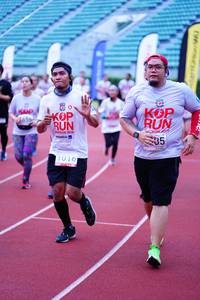 BIB: 656, 201
                            <button type="button" onclick="openModal(5916999)" class="btn btn-primary btn-sm float-right btn-popup" data-toggle="modal" data-target=".modal-high-quality">
                        <i class="fas fa-shopping-cart"></i> Add to Cart
                    </button>
                                            <button type="button" onclick="isThisMe(5916999, true)" class="btn btn-success btn-sm float-right btn-popup btn-isme hidden" data-toggle="tooltip" data-placement="bottom" title="นี่คือรูปของคุณใช่ไหม คลิกที่นี่เพื่อเอาเข้าอัลบั้ม">
                        <i class="fas fa-plus"></i> Add to album
                    </button>
                    <button type="button" onclick="isThisMe(5916999, false)" class="btn btn-warning btn-sm float-right btn-popup btn-isnotme hidden">
                        <i class="fas fa-ban"></i> Remove from album
                    </button>