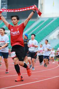 BIB: 225, 501, 950
                            <button type="button" onclick="openModal(5884170)" class="btn btn-primary btn-sm float-right btn-popup" data-toggle="modal" data-target=".modal-high-quality">
                        <i class="fas fa-shopping-cart"></i> Add to Cart
                    </button>
                                            <button type="button" onclick="isThisMe(5884170, true)" class="btn btn-success btn-sm float-right btn-popup btn-isme hidden" data-toggle="tooltip" data-placement="bottom" title="นี่คือรูปของคุณใช่ไหม คลิกที่นี่เพื่อเอาเข้าอัลบั้ม">
                        <i class="fas fa-plus"></i> Add to album
                    </button>
                    <button type="button" onclick="isThisMe(5884170, false)" class="btn btn-warning btn-sm float-right btn-popup btn-isnotme hidden">
                        <i class="fas fa-ban"></i> Remove from album
                    </button>