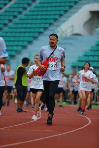 BIB: 8137, 7277
                            <button type="button" onclick="openModal(5884165)" class="btn btn-primary btn-sm float-right btn-popup" data-toggle="modal" data-target=".modal-high-quality">
                        <i class="fas fa-shopping-cart"></i> Add to Cart
                    </button>
                                            <button type="button" onclick="isThisMe(5884165, true)" class="btn btn-success btn-sm float-right btn-popup btn-isme hidden" data-toggle="tooltip" data-placement="bottom" title="นี่คือรูปของคุณใช่ไหม คลิกที่นี่เพื่อเอาเข้าอัลบั้ม">
                        <i class="fas fa-plus"></i> Add to album
                    </button>
                    <button type="button" onclick="isThisMe(5884165, false)" class="btn btn-warning btn-sm float-right btn-popup btn-isnotme hidden">
                        <i class="fas fa-ban"></i> Remove from album
                    </button>