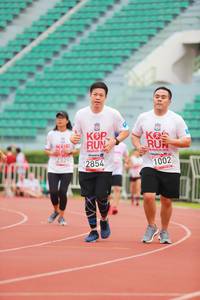 BIB: 2329, 1002, 2854
                            <button type="button" onclick="openModal(5887957)" class="btn btn-primary btn-sm float-right btn-popup" data-toggle="modal" data-target=".modal-high-quality">
                        <i class="fas fa-shopping-cart"></i> Add to Cart
                    </button>
                                            <button type="button" onclick="isThisMe(5887957, true)" class="btn btn-success btn-sm float-right btn-popup btn-isme hidden" data-toggle="tooltip" data-placement="bottom" title="นี่คือรูปของคุณใช่ไหม คลิกที่นี่เพื่อเอาเข้าอัลบั้ม">
                        <i class="fas fa-plus"></i> Add to album
                    </button>
                    <button type="button" onclick="isThisMe(5887957, false)" class="btn btn-warning btn-sm float-right btn-popup btn-isnotme hidden">
                        <i class="fas fa-ban"></i> Remove from album
                    </button>